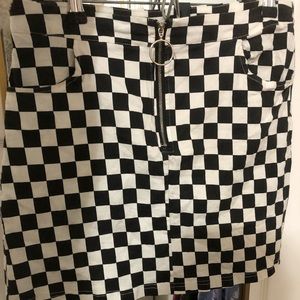 Checker skirt/ racetrack